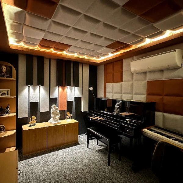 Babaeian Studio 2000x2000 -01
