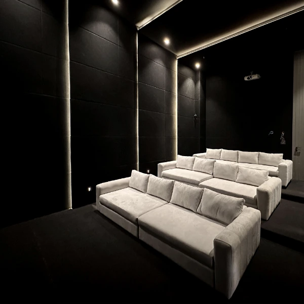 Cinema Mado 2000x2000 -01