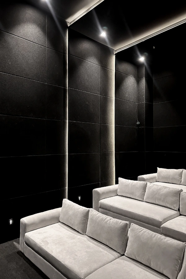 Cinema Mado 2000x3000 -02
