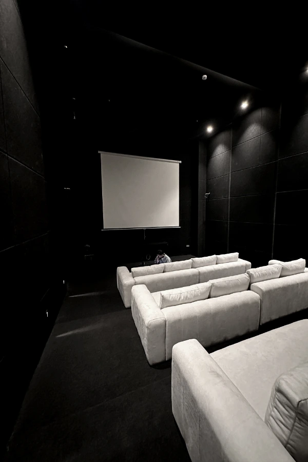 Cinema Mado 2000x3000 -03
